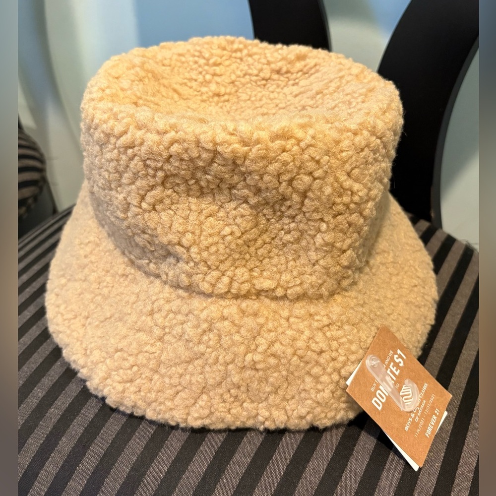 Forever 21 Sherpa LIGHT BROWN Bucket Hat NWT
